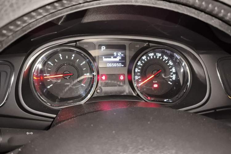Used Citroen C3-XR 2015 1.6L Automatic Pioneer Model Odometer Close Up