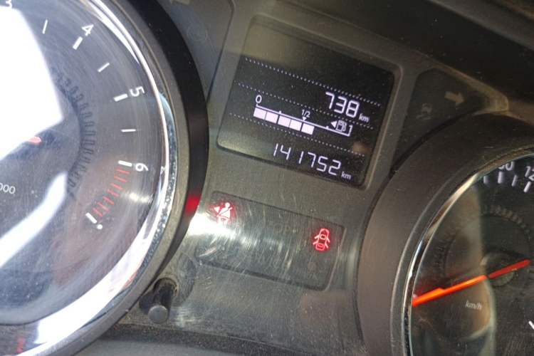 Used Citroen C3-XR 2015 1.6L Manual Pioneer Model Odometer Close Up