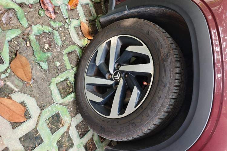 Used Citroen C3-XR 2015 1.6L Manual Pioneer Model Right Front Wheel Hub