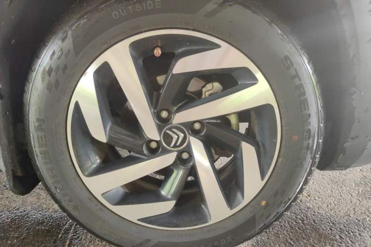 Used Citroen C3-XR 2015 1.6L Automatic Pioneer Model Right Front Wheel Hub
