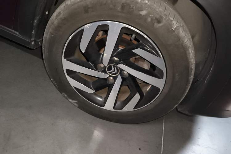 Used Citroen C3-XR 2015 1.6L Automatic Pioneer Model Right Front Wheel Hub