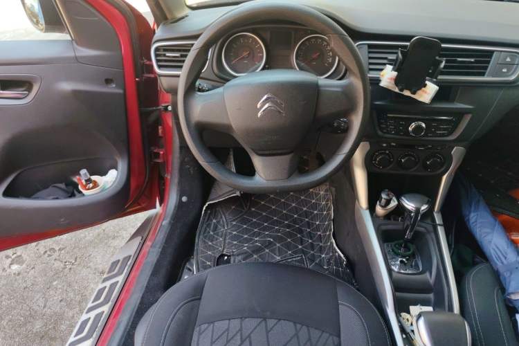 Used Citroen C3-XR 2015 1.6L Automatic Fashion Model Steering Wheel