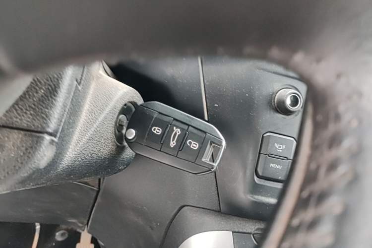 Used Citroen C3-XR 2015 1.6L Manual Pioneer Model Vehicle Key