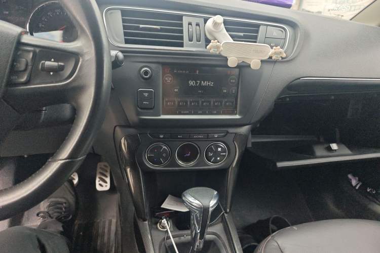 Used Citroen C3-XR 2015 1.6THP Automatic Flagship Model Audio And AC Panel