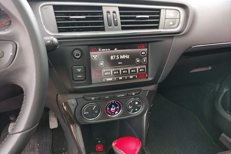 Used Citroen C3-XR 2015 1.6THP Automatic Flagship Model Audio And AC Panel