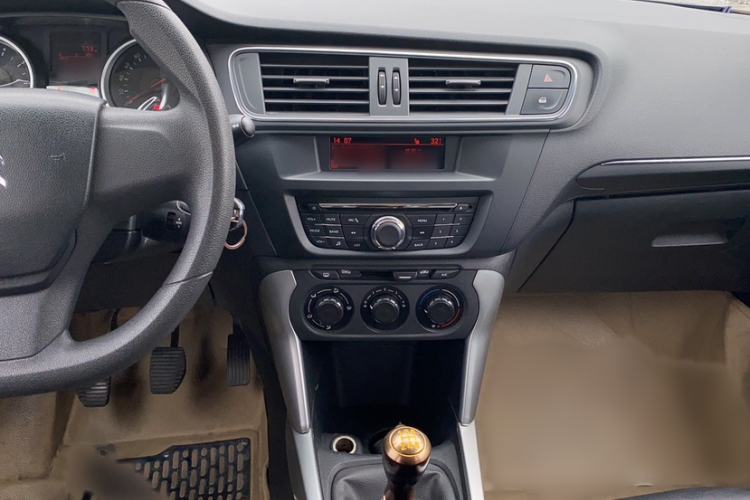 Used Citroen C3-XR 2015 1.6L Manual Fashion Edition Audio And AC Panel