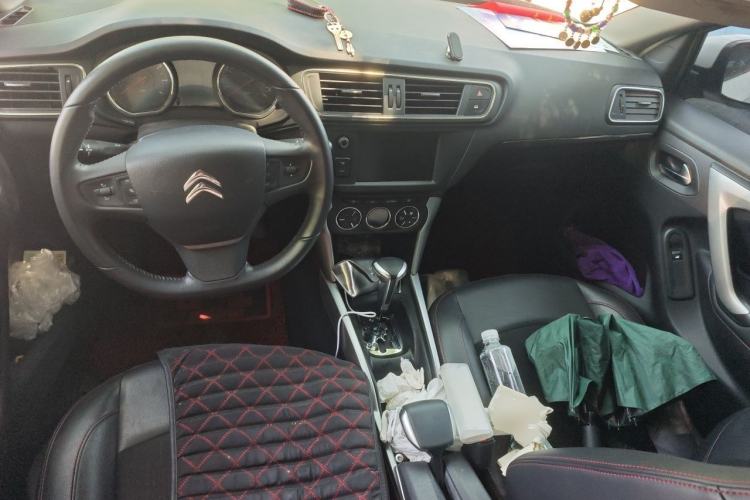 Used Citroen C3-XR 2015 1.6L Automatic Pioneer Model Center Console