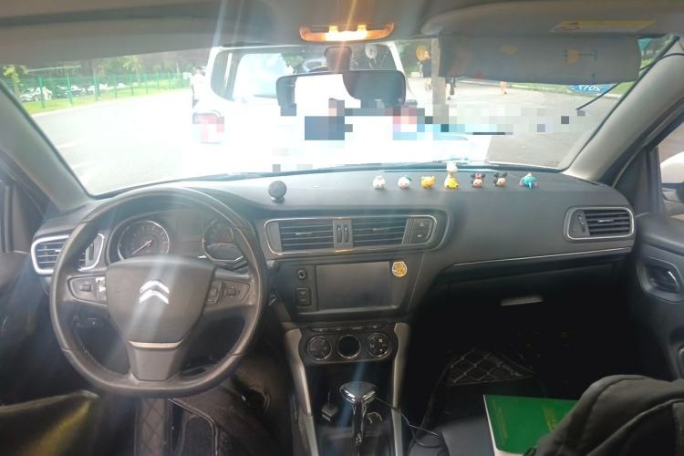 Used Citroen C3-XR 2015 1.6L Automatic Pioneer Model Center Console