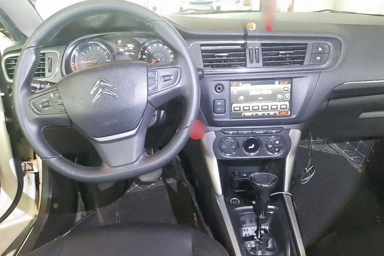 Used Citroen C3-XR 2015 1.6THP Automatic Pioneer Model Center Console