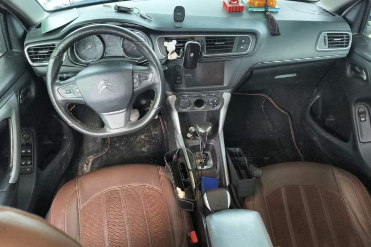 Used Citroen C3-XR 2015 1.6L Automatic Pioneer Model Center Console