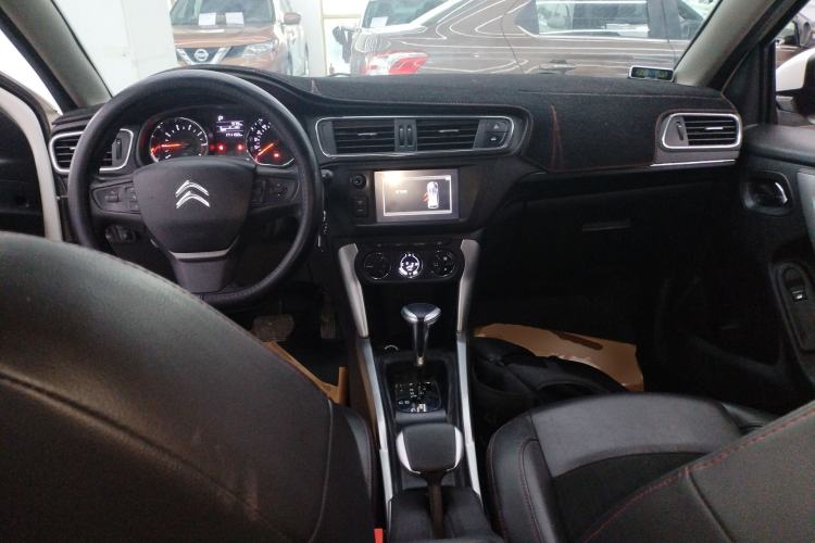 Used Citroen C3-XR 2015 1.6THP Automatic Pioneer Model Center Console