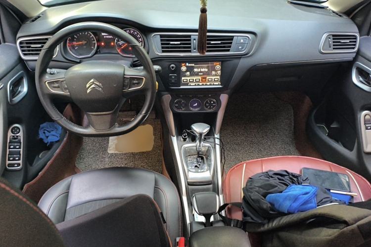 Used Citroen C3-XR 2015 1.6L Automatic Pioneer Model Center Console