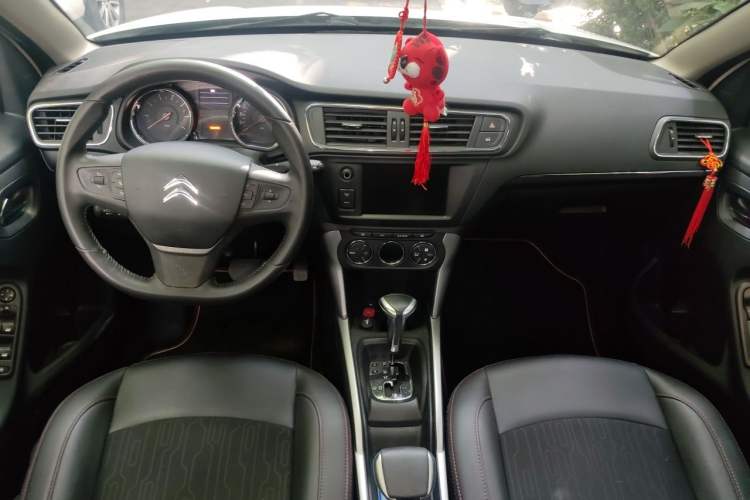 Used Citroen C3-XR 2015 1.6L Automatic Smart Version Center Console