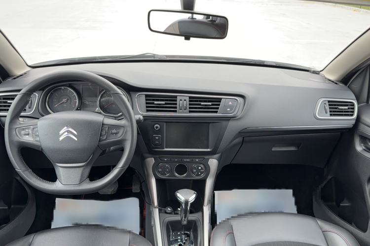 Used Citroen C3-XR 2015 1.6L Automatic Pioneer Model Center Console