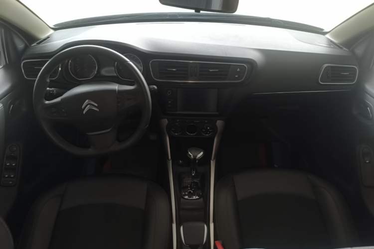 Used Citroen C3-XR 2015 1.6L Automatic Pioneer Model Center Console