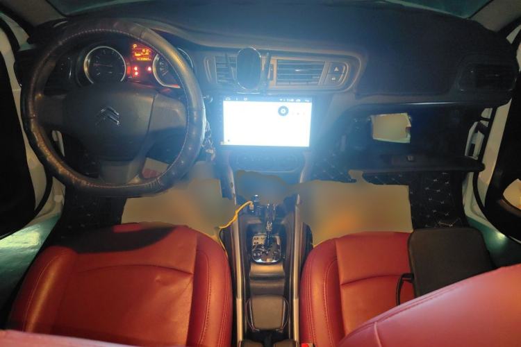 Used Citroen C3-XR 2015 1.6L Automatic Fashion Model Center Console
