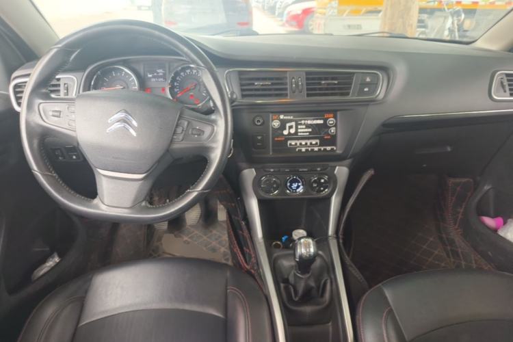 Used Citroen C3-XR 2015 1.6L Manual Pioneer Model Center Console