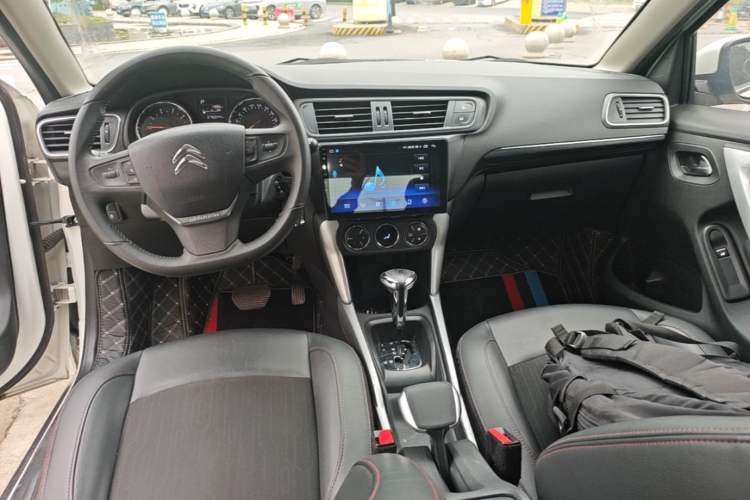 Used Citroen C3-XR 2015 1.6L Automatic Pioneer Model Center Console