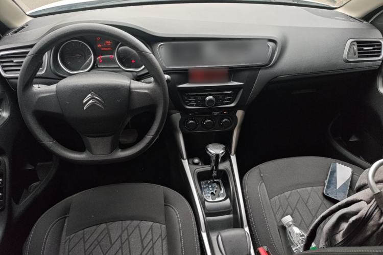 Used Citroen C3-XR 2015 1.6L Automatic Fashion Model Center Console