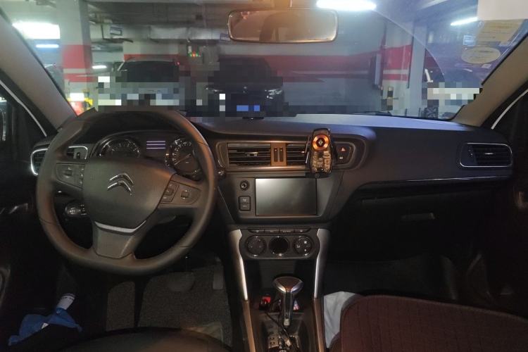 Used Citroen C3-XR 2015 1.6L Automatic Smart Version Center Console