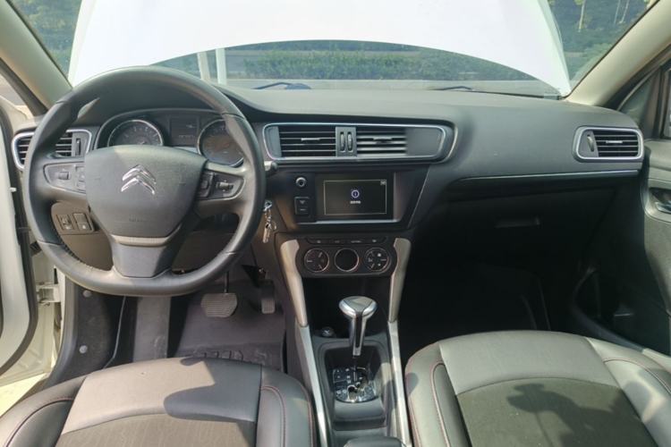 Used Citroen C3-XR 2015 1.6L Automatic Pioneer Model Center Console