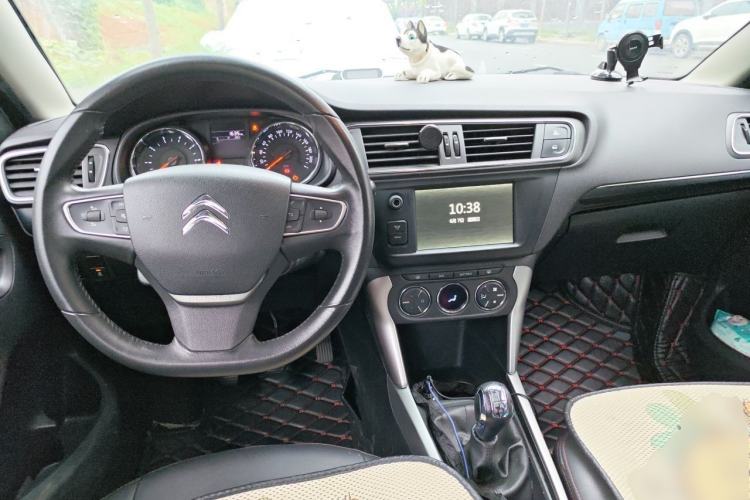 Used Citroen C3-XR 2015 1.6L Manual Pioneer Model Center Console