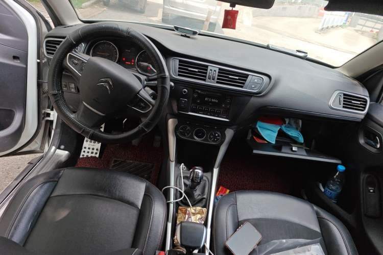 Used Citroen C3-XR 2015 1.6L Manual Pioneer Model Center Console