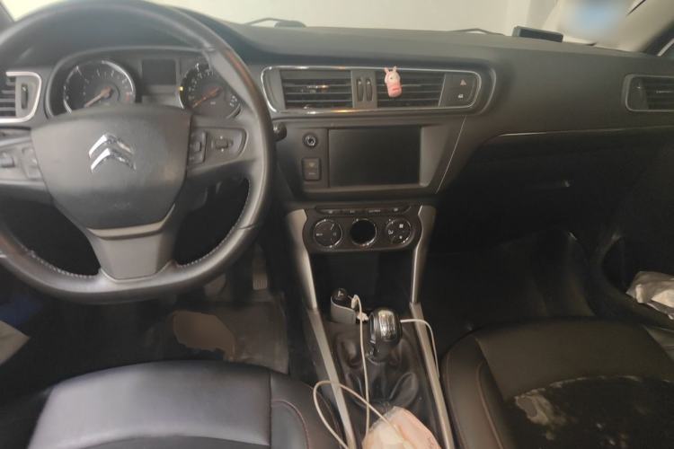 Used Citroen C3-XR 2015 1.6L Manual Pioneer Model Center Console
