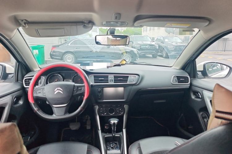Used Citroen C3-XR 2015 1.6L Automatic Pioneer Model Center Console