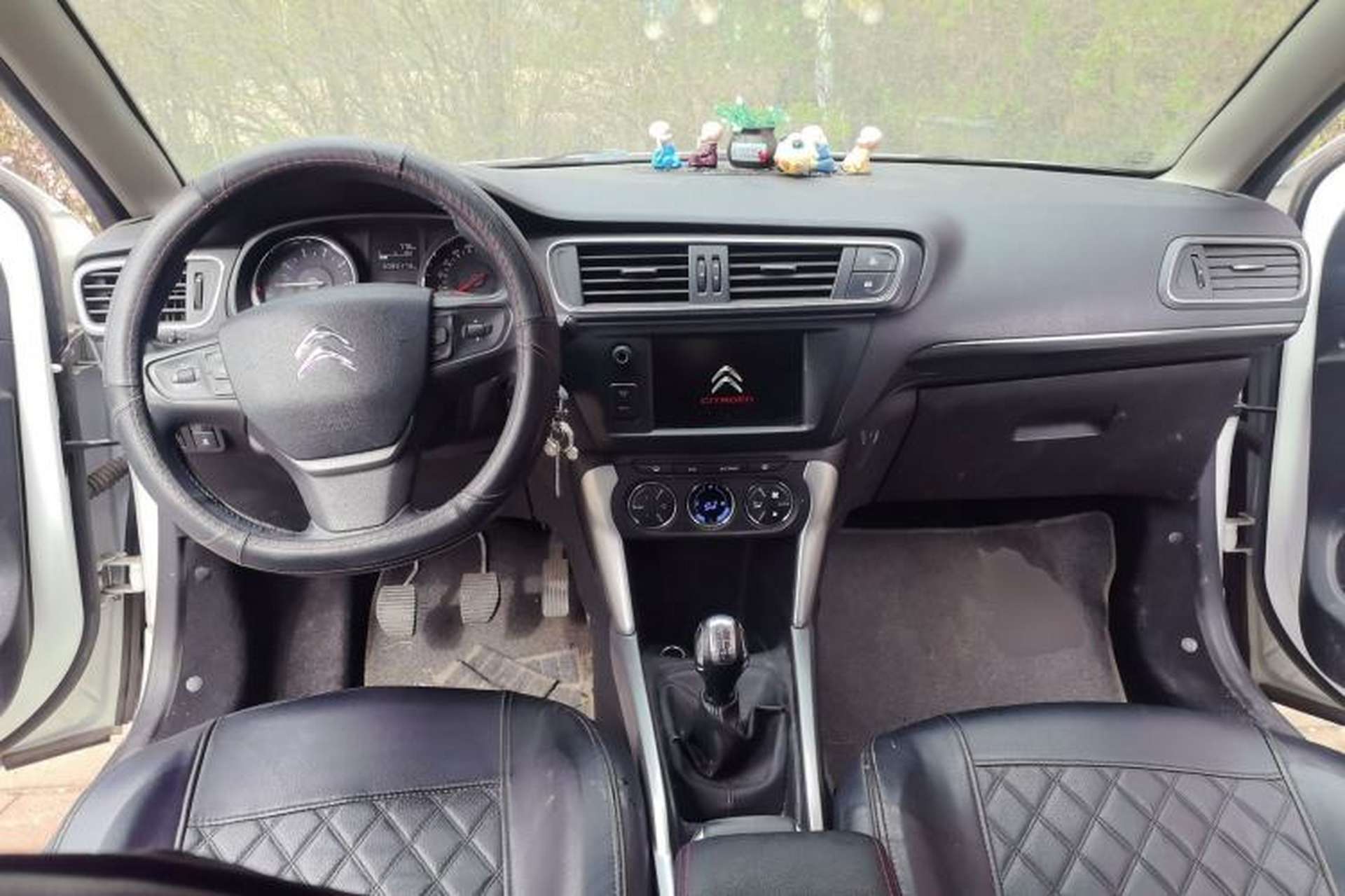 Used Citroen C3-XR 2015 1.6L Manual Pioneer Model Center Console