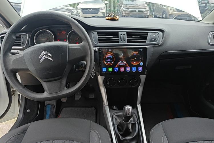 Used Citroen C3-XR 2015 1.6L Manual Fashion Edition Center Console