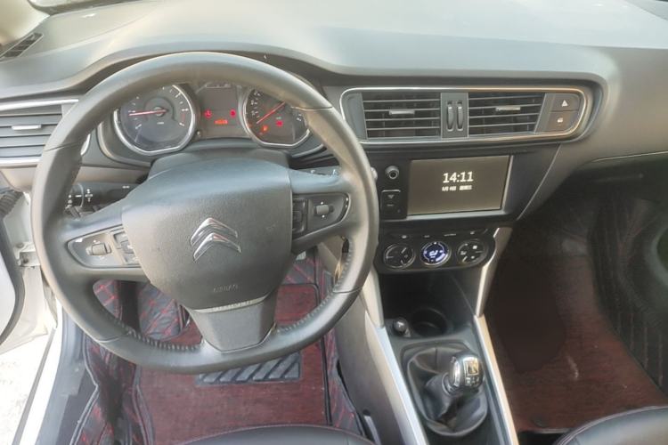Used Citroen C3-XR 2015 1.6L Manual Pioneer Model Center Console