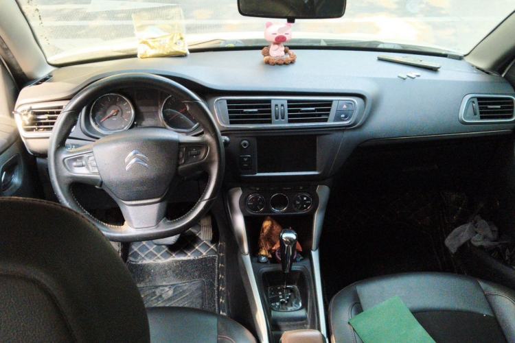 Used Citroen C3-XR 2015 1.6L Automatic Pioneer Model Center Console
