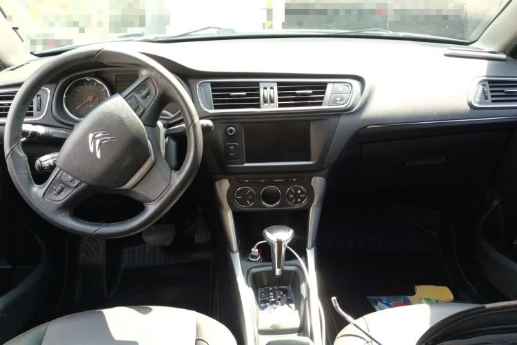 Used Citroen C3-XR 2015 1.6THP Automatic Pioneer Model Center Console