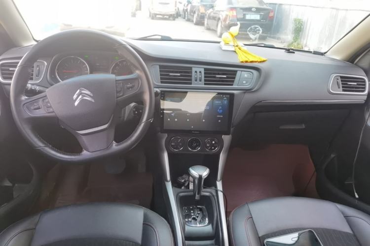 Used Citroen C3-XR 2015 1.6L Automatic Pioneer Model Center Console