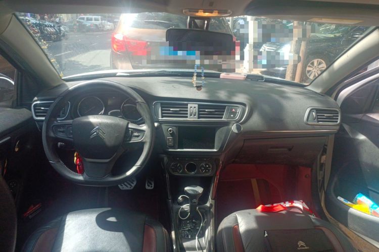 Used Citroen C3-XR 2015 1.6THP Automatic Smart Model Center Console