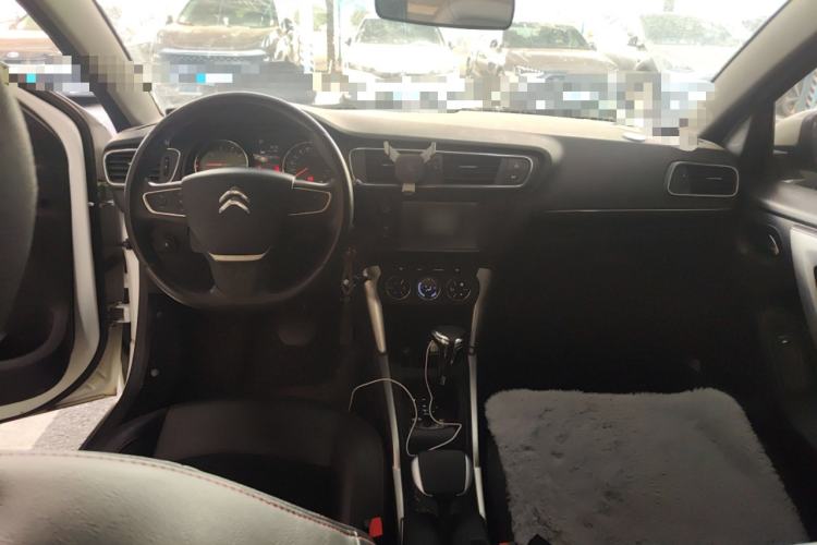 Used Citroen C3-XR 2015 1.6L Automatic Pioneer Model Center Console