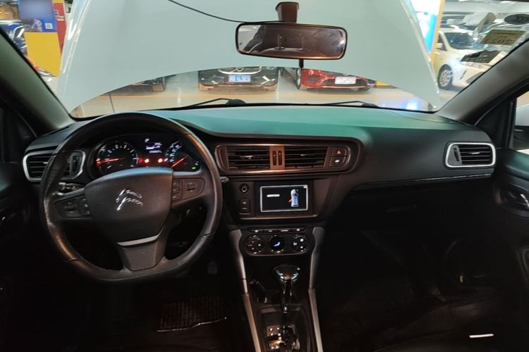 Used Citroen C3-XR 2015 1.6L Automatic Pioneer Model Center Console