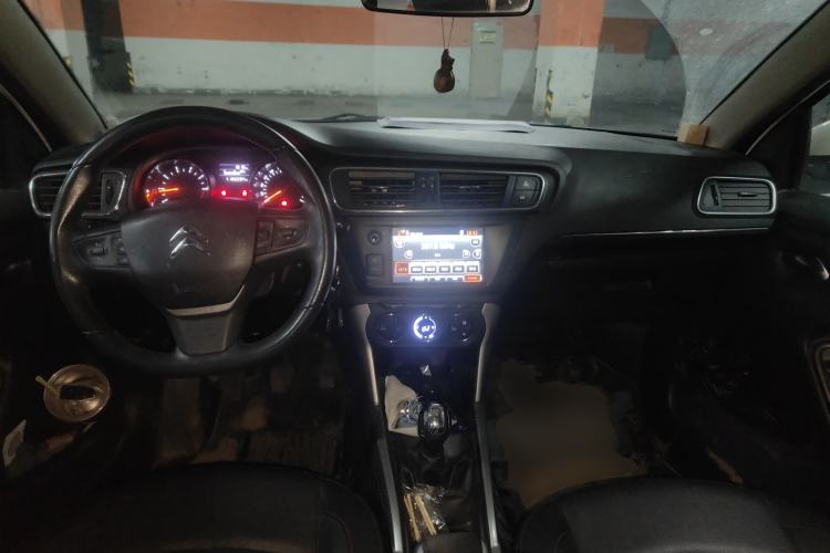 Used Citroen C3-XR 2015 1.6L Manual Pioneer Model Center Console