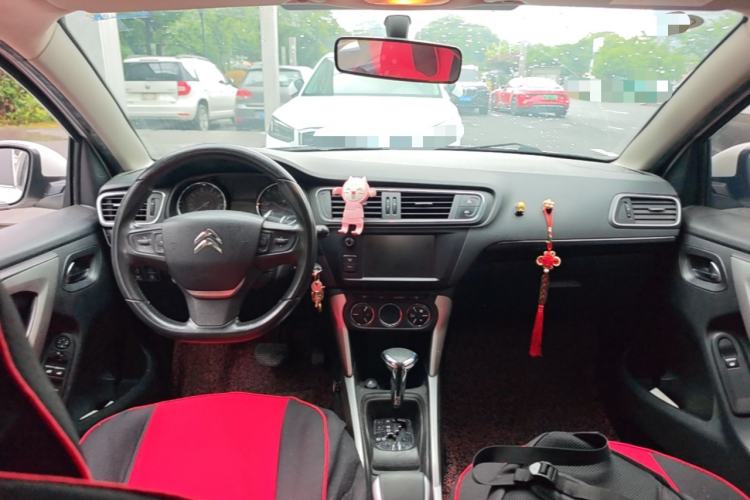 Used Citroen C3-XR 2015 1.6THP Automatic Pioneer Model Center Console