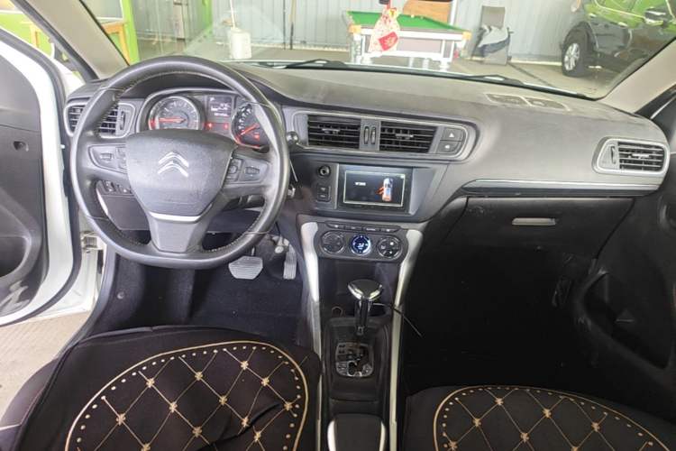 Used Citroen C3-XR 2015 1.6L Automatic Pioneer Model Center Console