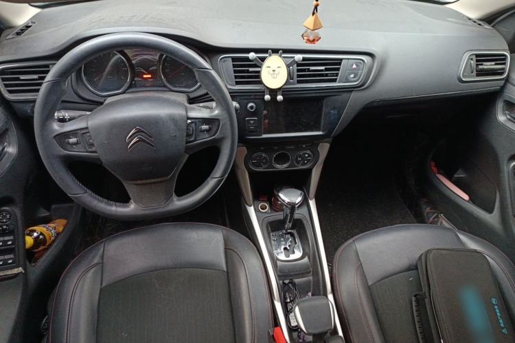 Used Citroen C3-XR 2015 1.6L Automatic Smart Version Center Console