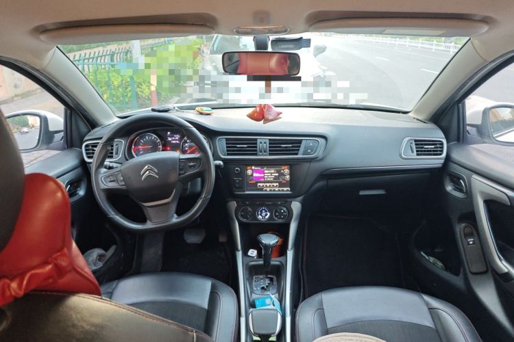 Used Citroen C3-XR 2015 1.6L Automatic Smart Version Center Console