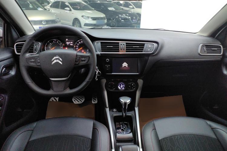 Used Citroen C3-XR 2015 1.6L Automatic Pioneer Model Center Console