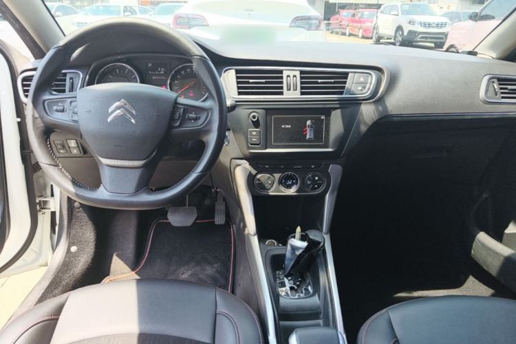 Used Citroen C3-XR 2015 1.6L Automatic Pioneer Model Center Console
