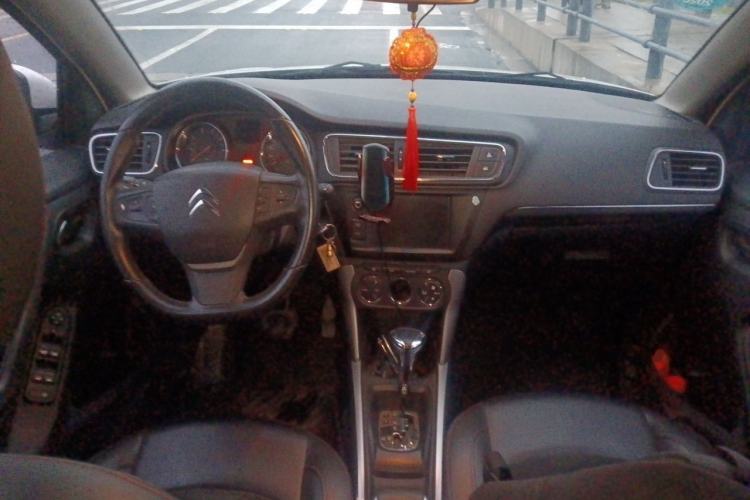 Used Citroen C3-XR 2015 1.6L Automatic Pioneer Model Center Console