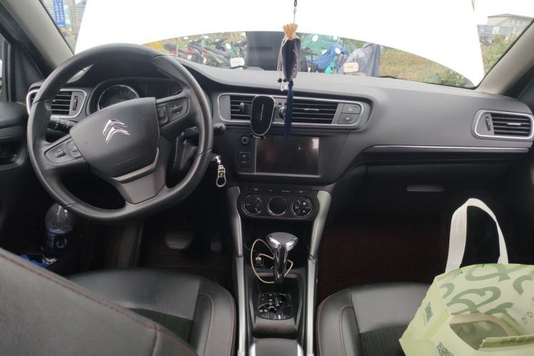 Used Citroen C3-XR 2015 1.6L Automatic Pioneer Model Center Console