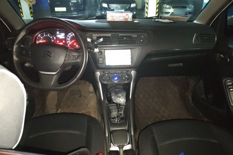 Used Citroen C3-XR 2015 1.6THP Automatic Smart Model Center Console