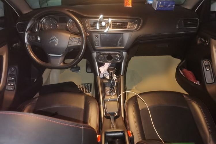 Used Citroen C3-XR 2015 1.6L Automatic Pioneer Model Center Console