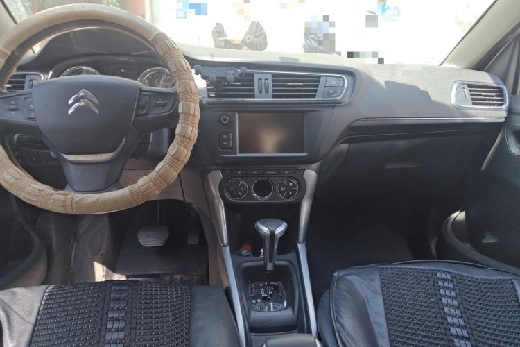 Used Citroen C3-XR 2015 1.6THP Automatic Smart Model Center Console